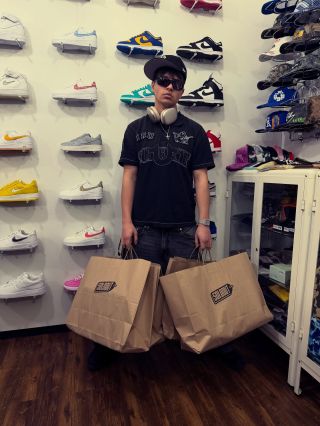 Late night shopping w/ @g1nter_ za 60k💸 #soldoutstorecz #ginter #hradeckralove #streetwear